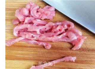 韭菜苔炒肉丝的做法步骤：5