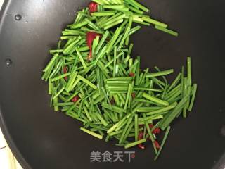 韭菜苔炒肉丝的做法步骤：8
