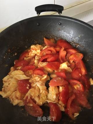 西红柿炒鸡蛋的做法步骤：4