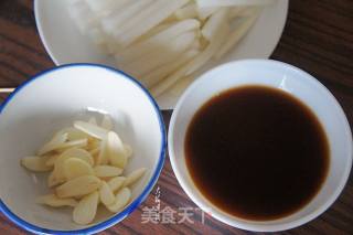 糖醋白萝卜条的做法步骤：4
