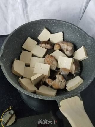 鲶鱼烧豆腐的做法步骤：4