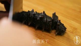 儿童和老人必选美食之海参蒸蛋的做法步骤：1