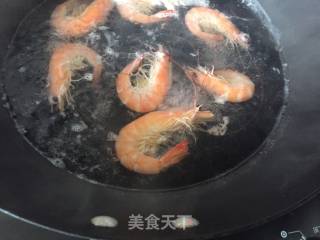 虾仁滑蛋的做法步骤：2