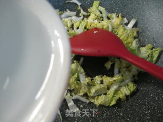 香干娃娃菜炒米粉的做法步骤：4