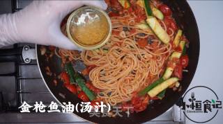 金枪鱼蔬菜意面-开胃可口降血脂的做法步骤：7