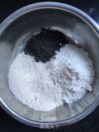 黑芝麻荞麦饼的做法步骤：1