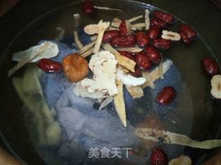 气血双补竹丝鸡汤的做法步骤：2