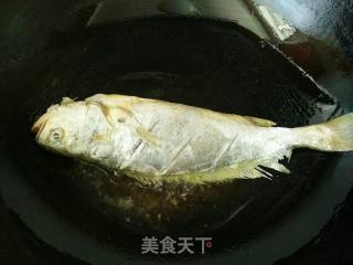 干煎黄花鱼的做法步骤：4