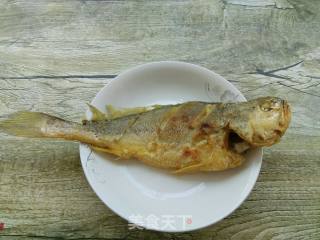 干煎黄花鱼的做法步骤：7