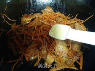 胡萝卜炒回锅肉的做法步骤：13