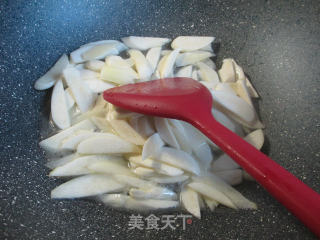 咸鸭蛋炒茭白的做法步骤：5