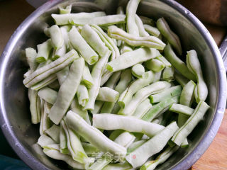 脊骨土豆炖豆角的做法步骤：1