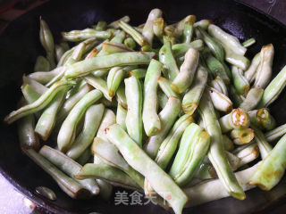 脊骨土豆炖豆角的做法步骤：6