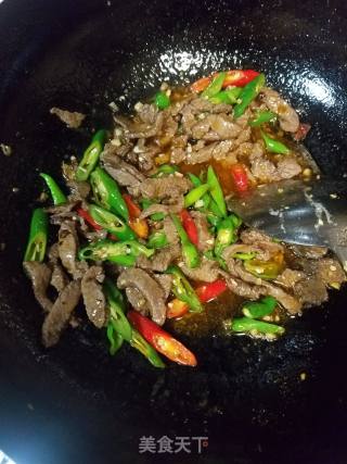 孜然牛肉的做法步骤：3