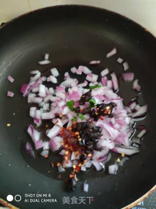 鲜虾  避风塘炒虾的做法步骤：6
