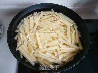 炸薯条的做法步骤：3