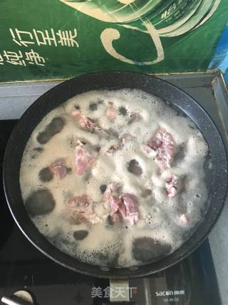 美味酱脊骨的做法步骤：2