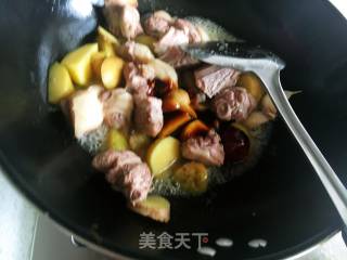 土豆烧鸭腿的做法步骤：7