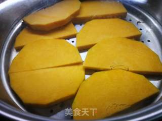 南瓜芝麻饼的做法步骤：1