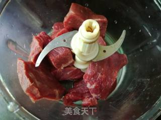牛肉包的做法步骤：1