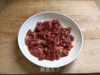 洋葱炒肉片的做法步骤：1