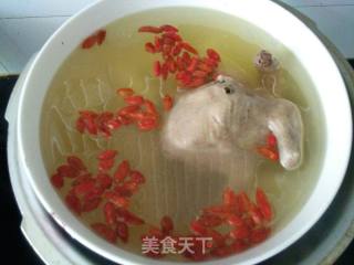 蒸山药枸杞鸽子汤的做法步骤：12