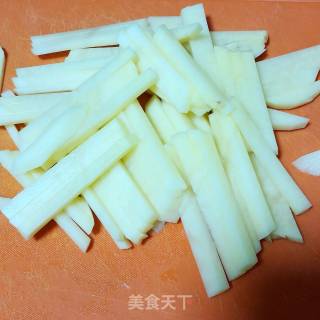 香辣孜然薯条的做法步骤：1