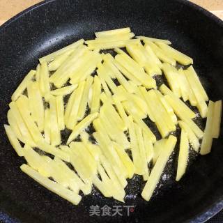 香辣孜然薯条的做法步骤：3