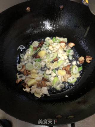 豆角（四季豆）炖土豆的做法步骤：2
