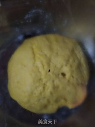 自发粉做南瓜馒头的做法步骤：2