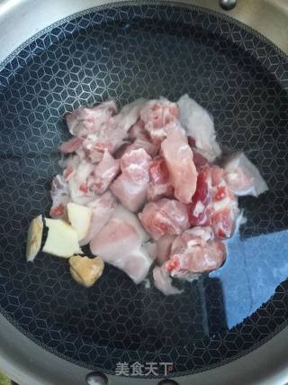 苦菜排骨汤的做法步骤：2