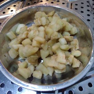 肉末烩双茄的做法步骤：2