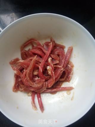 豆芽炒肉的做法步骤：4
