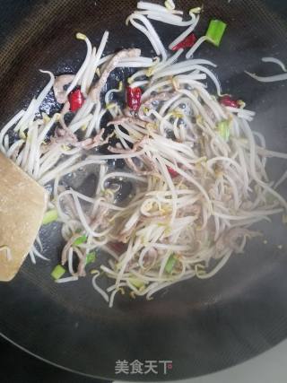 豆芽炒肉的做法步骤：7