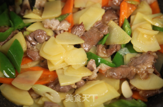 有家鲜厨房：小寒养生菜-土豆小炒肉的做法步骤：5