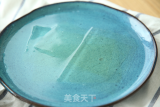 有家鲜厨房：大暑养生美食-木瓜牛奶冻的做法步骤：2