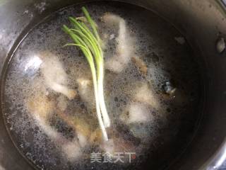 鲤鱼豆腐汤的做法步骤：3
