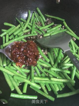 【兔子爱厨房】焖豆角的做法步骤：5
