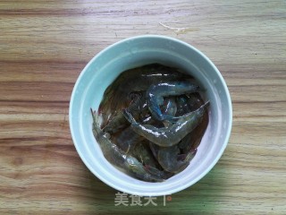 鲜虾粉丝滚鹌鹑蛋的做法步骤：4