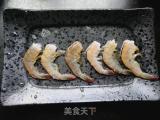 鲜虾:腿骨蘑菇鲜虾汤的做法步骤：6