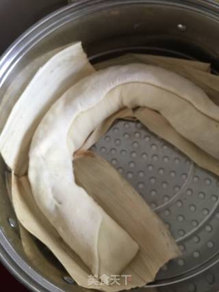 大葱猪肉龙的做法步骤：15