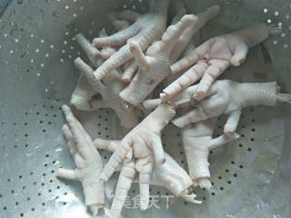 柠檬泡鸡爪的做法步骤：2