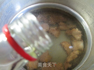 芋艿鸭肉汤的做法步骤：3