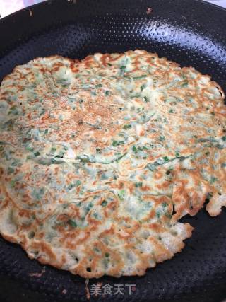韭菜虾仁蛋饼的做法步骤：17
