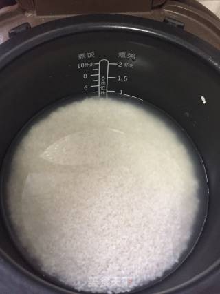 豇豆肉末焖饭的做法步骤：1