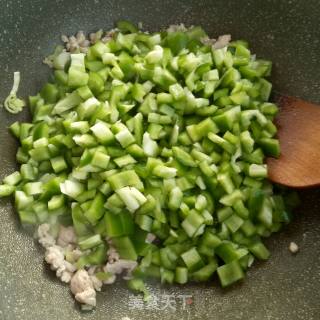 青椒肉末焖面的做法步骤：9