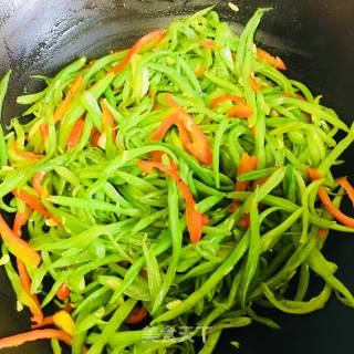 红椒丝炒四季豆的做法步骤：4