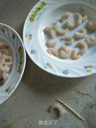 荷兰豆炒虾仁的做法步骤：2