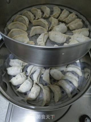 虾仁五色馅蒸饺的做法步骤：11