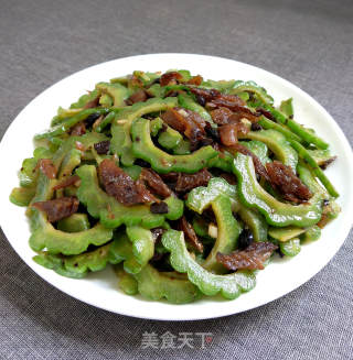豆豉鲮鱼炒苦瓜的做法步骤：7